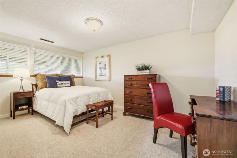 Property photo for 5578 Broad View Avenue NE, Tacoma photo 22