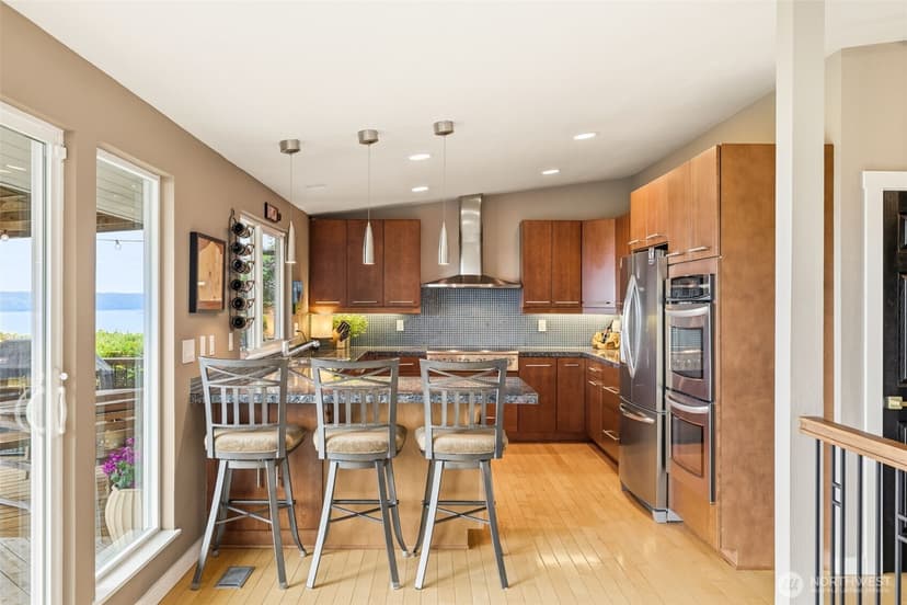 Property photo for 5578 Broad View Avenue NE, Tacoma photo 15