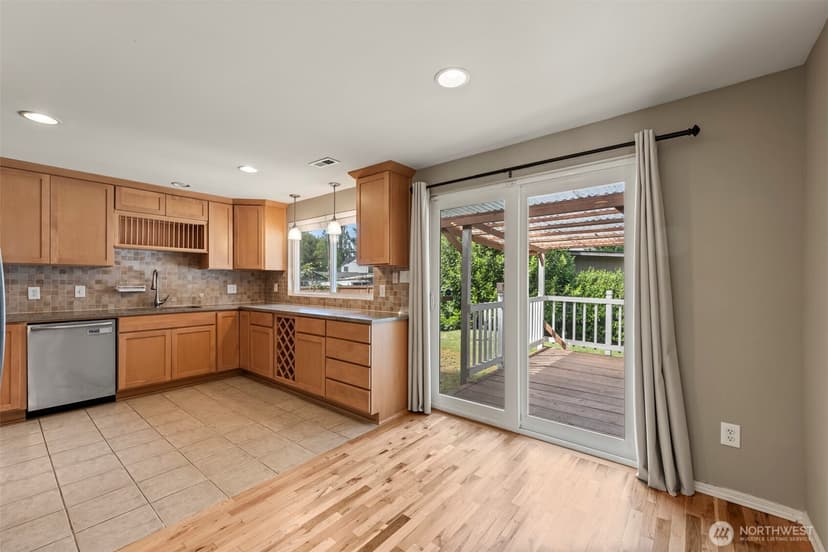 Property photo for 16608 NE 9th Street, Bellevue photo 9