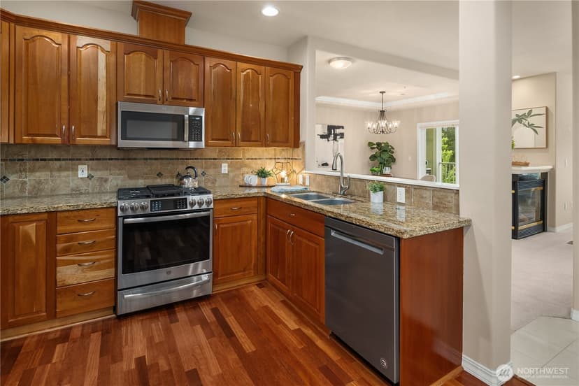 Property photo for 4406 Providence Point Place SE #302, Issaquah photo 4
