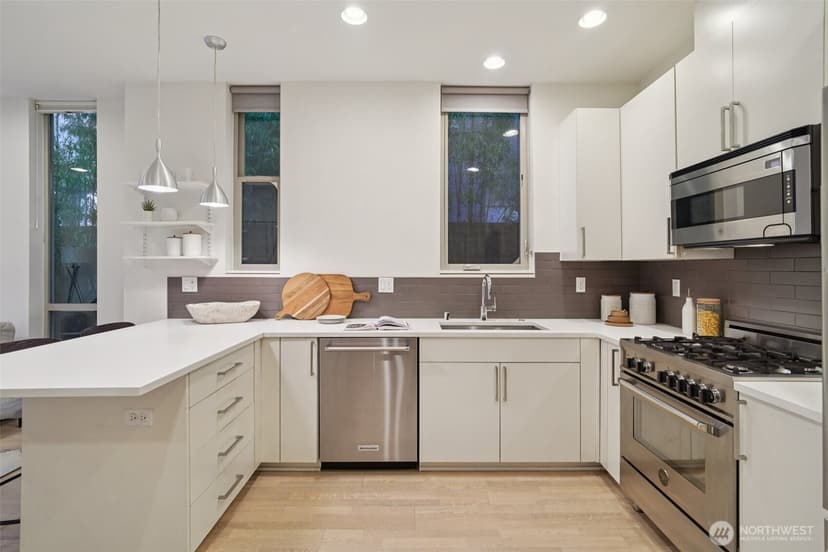 Property photo for 3817 B California Avenue SW, Seattle photo 11
