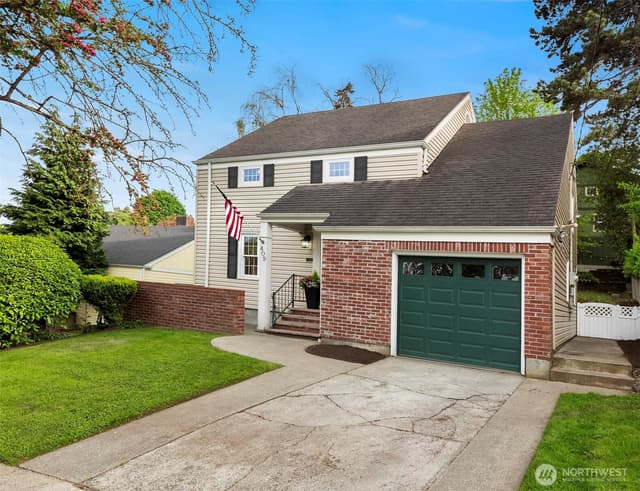Property photo for 409 W Dravus Street, Seattle