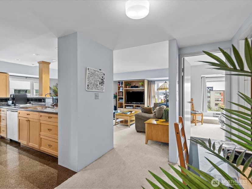 Property photo for 121 Vine Street #601, Seattle photo 10