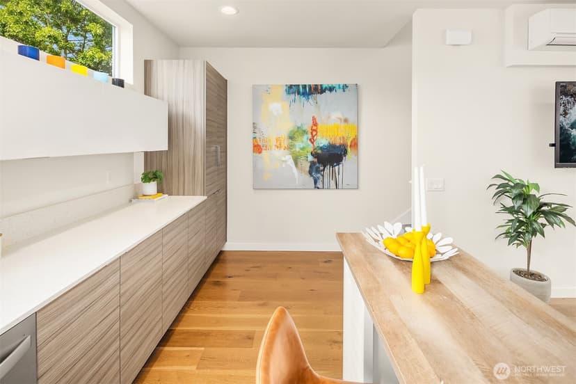 Property photo for 3029 3rd Avenue W #B, Seattle photo 12