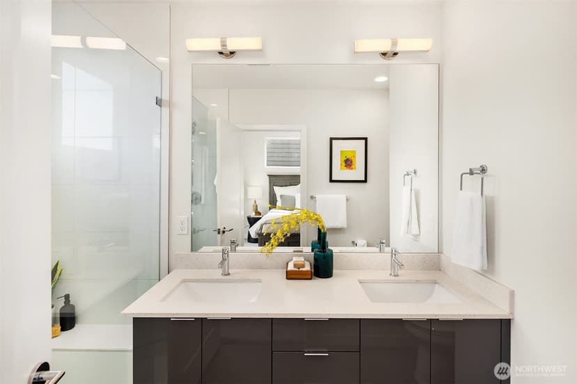 Property photo for 3029 3rd Avenue W #B, Seattle photo 16