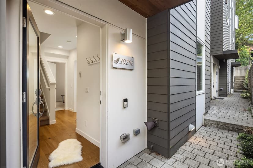 Property photo for 3029 3rd Avenue W #B, Seattle photo 21