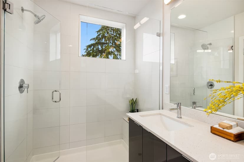 Property photo for 3029 3rd Avenue W #B, Seattle photo 15