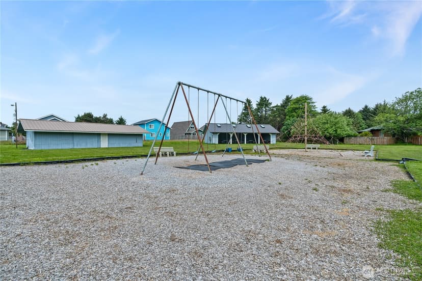 Property photo for 556 Duck Lake Drive NE, Ocean Shores photo 13