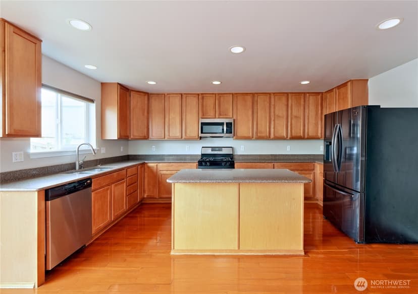 Property photo for 33060 41st Place S, Federal Way photo 7