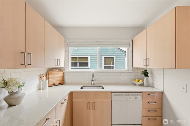 Property photo for 3444 34th Avenue W, Seattle photo 5