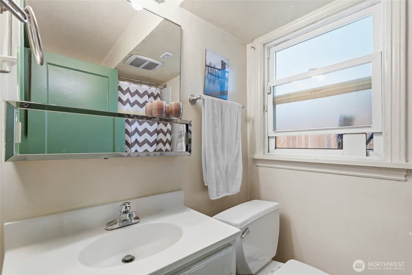 Property photo for 3444 34th Avenue W, Seattle photo 13