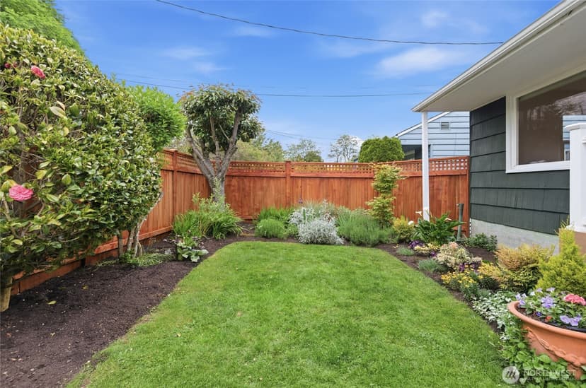Property photo for 3444 34th Avenue W, Seattle photo 2