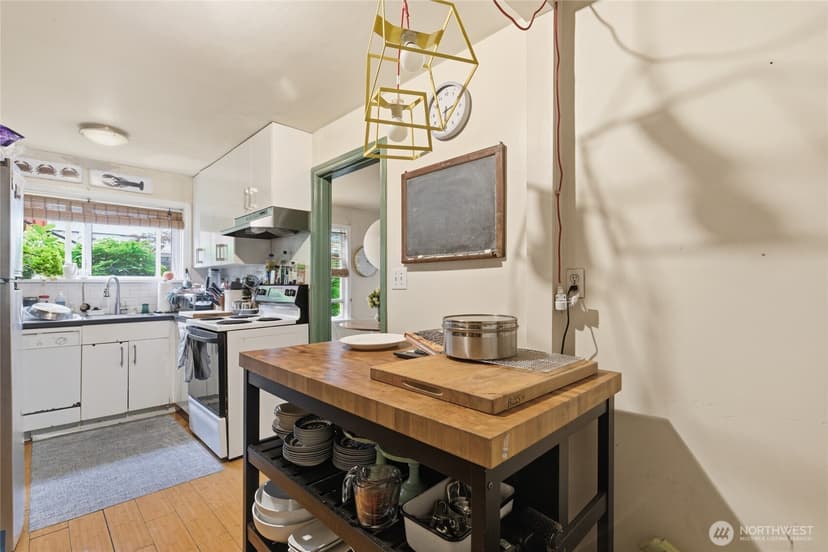 Property photo for 3444 34th Avenue W, Seattle photo 10