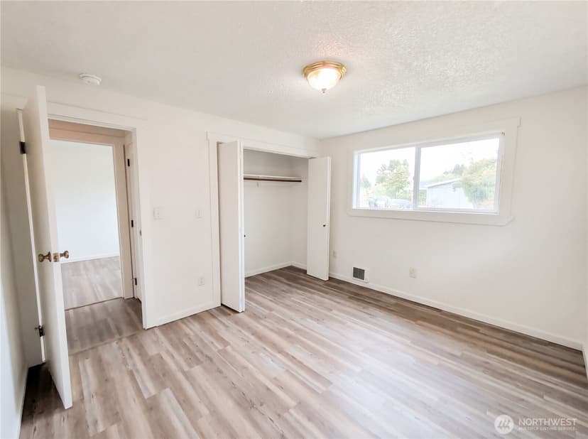 Property photo for 494 Inlet Avenue NW, Ocean Shores photo 4