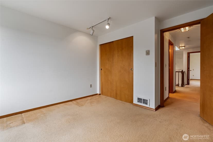 Property photo for 4701 Osprey Drive NE, Tacoma photo 19