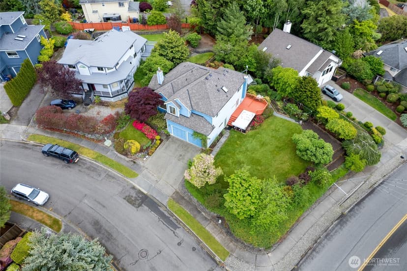 Property photo for 4701 Osprey Drive NE, Tacoma photo 2