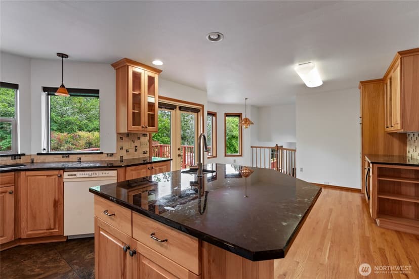 Property photo for 4701 Osprey Drive NE, Tacoma photo 9