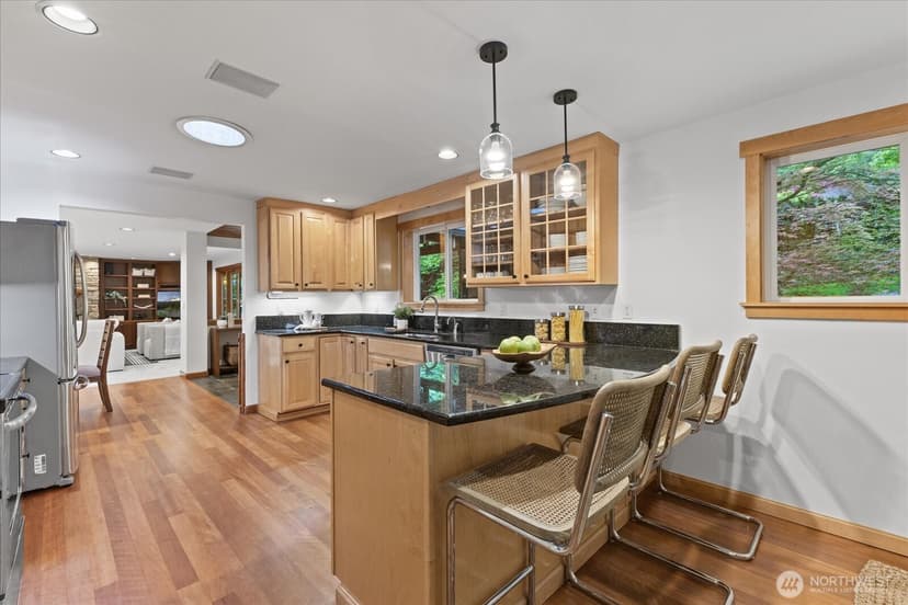 Property photo for 1555 Wildwood Boulevard SW, Issaquah photo 12