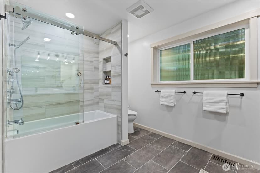 Property photo for 1555 Wildwood Boulevard SW, Issaquah photo 29