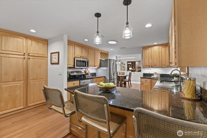 Property photo for 1555 Wildwood Boulevard SW, Issaquah photo 11