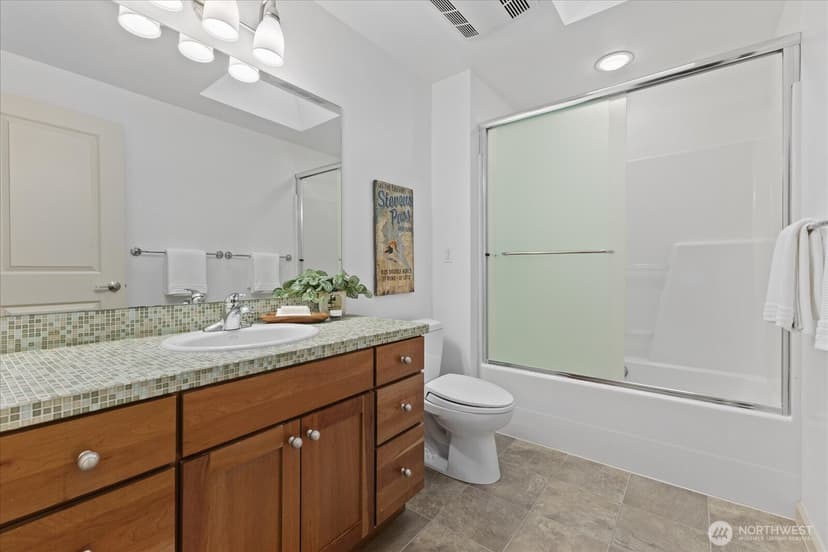 Property photo for 1555 Wildwood Boulevard SW, Issaquah photo 22