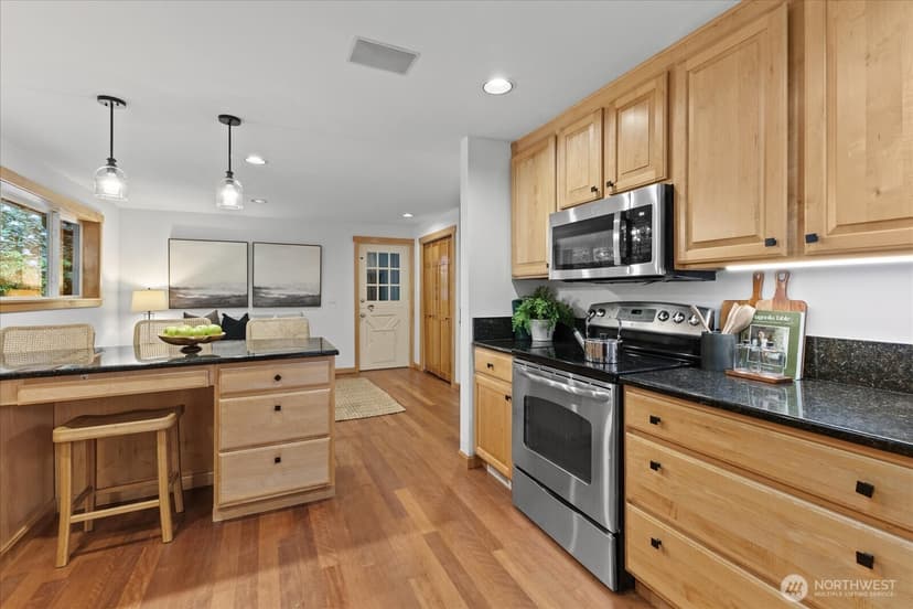 Property photo for 1555 Wildwood Boulevard SW, Issaquah photo 10