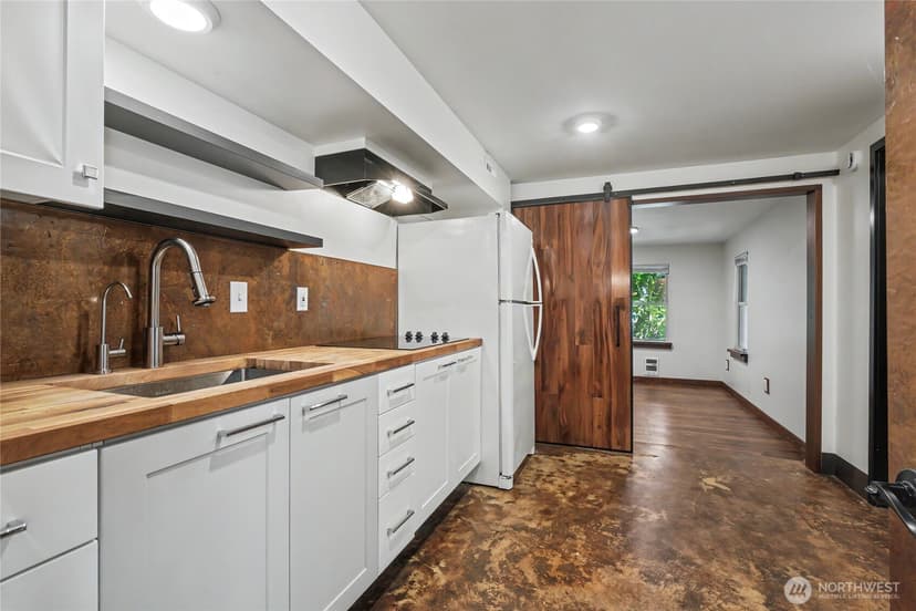 Property photo for 10106 16th Avenue S, Seattle photo 23