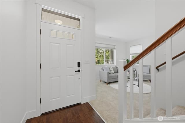 Property photo for 9330 Templeton Avenue SE, Snoqualmie photo 2