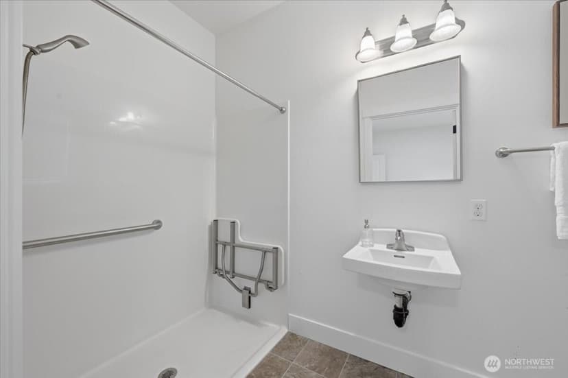 Property photo for 9330 Templeton Avenue SE, Snoqualmie photo 6