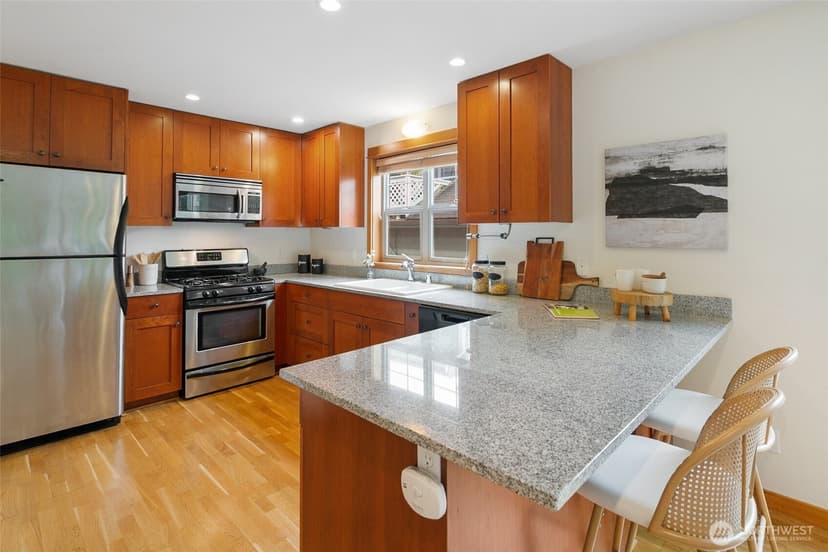 Property photo for 140 21st Avenue E #B, Seattle photo 7