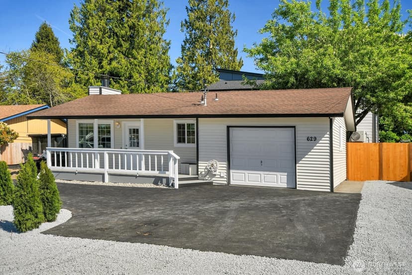 Property photo for 629 107th Place SW, Everett photo 2