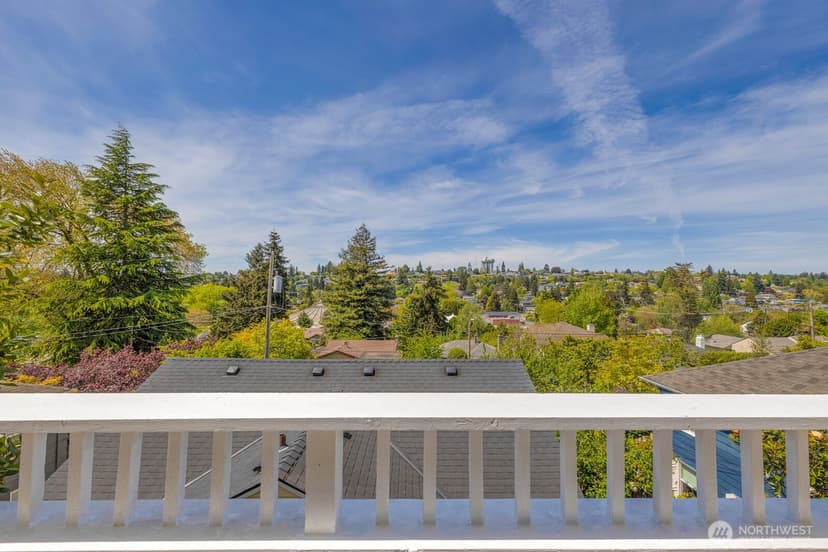 Property photo for 3030 31st Avenue W, Seattle photo 6