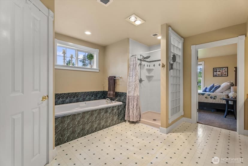 Property photo for 12108 40th Avenue E, Tacoma photo 19