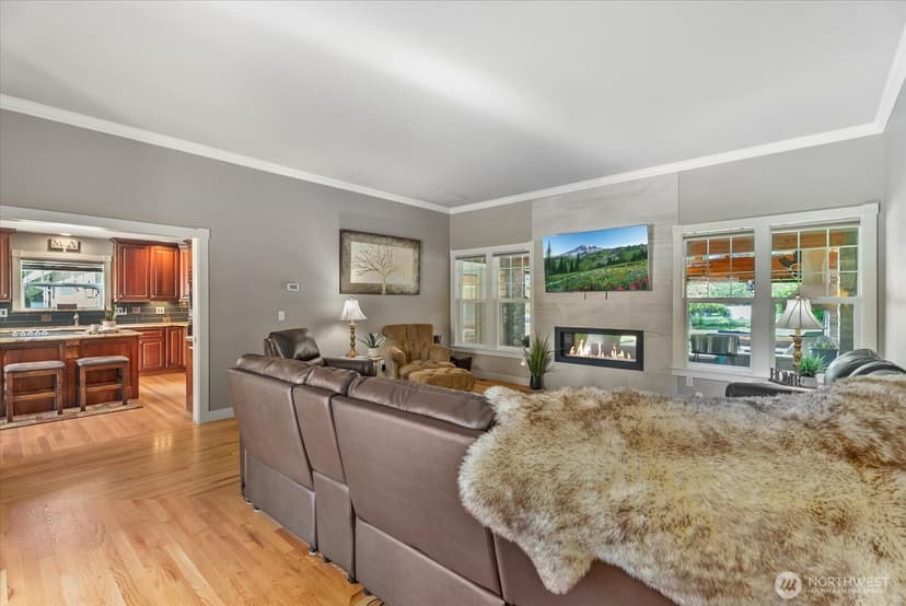 Property photo for 12108 40th Avenue E, Tacoma photo 13