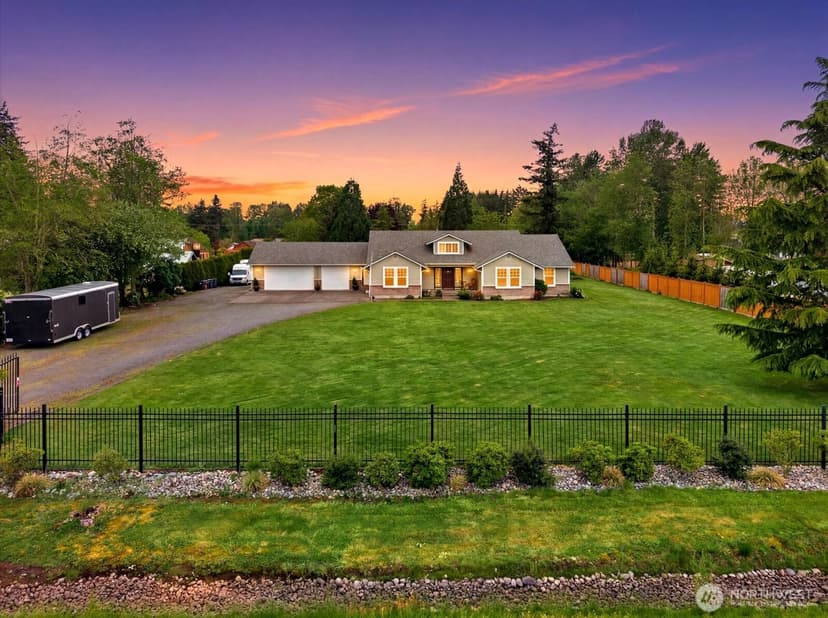 Property photo for 12108 40th Avenue E, Tacoma photo 2