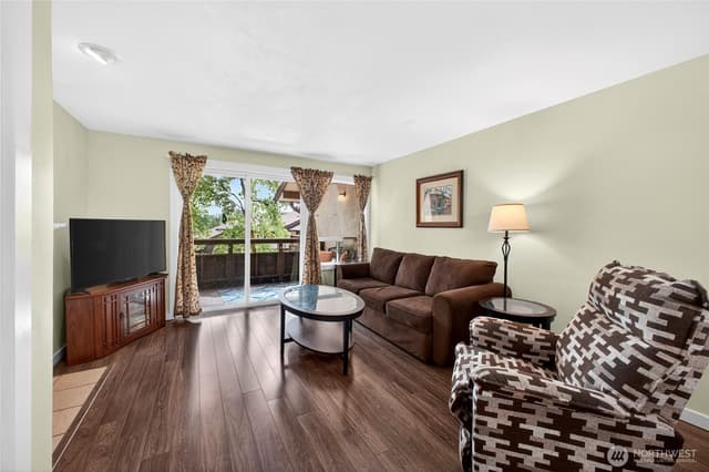 Property photo for 140 Summit Avenue N #B5, Kent