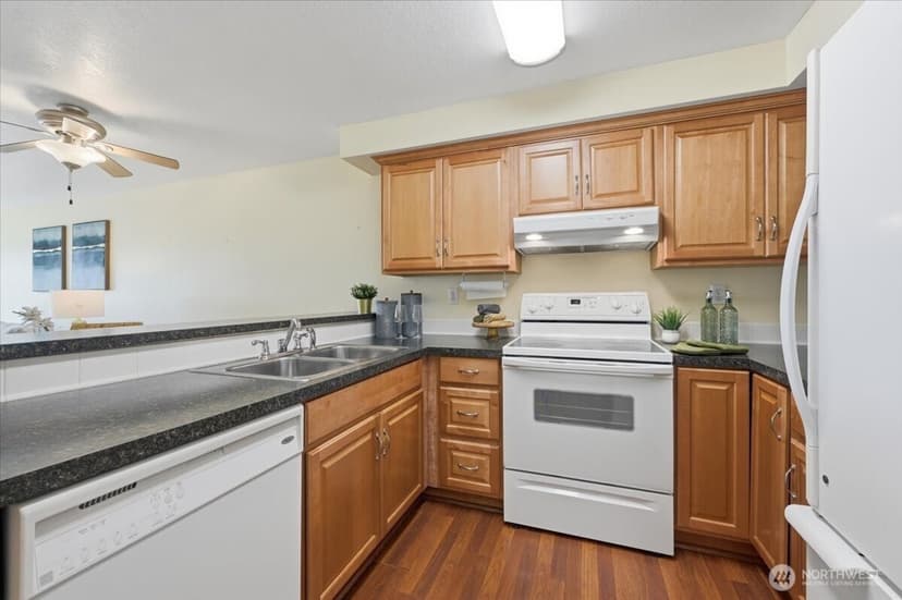Property photo for 4893 76th Street SW #E203, Mukilteo photo 10