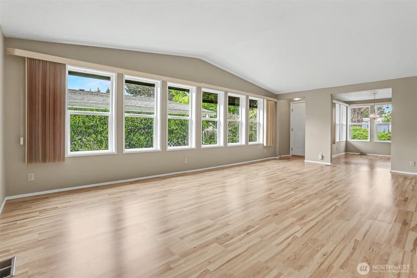 Property photo for 905 243rd Street SW, Bothell photo 11