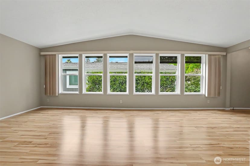Property photo for 905 243rd Street SW, Bothell photo 12