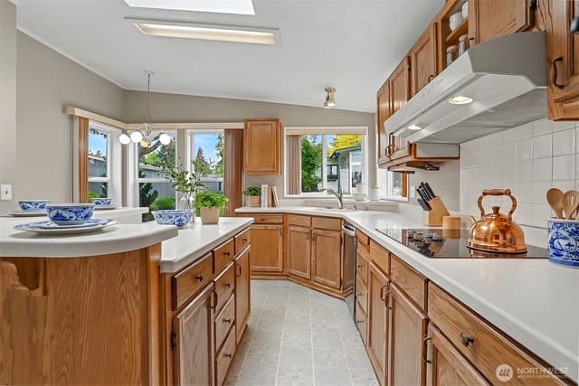 Property photo for 905 243rd Street SW, Bothell photo 3