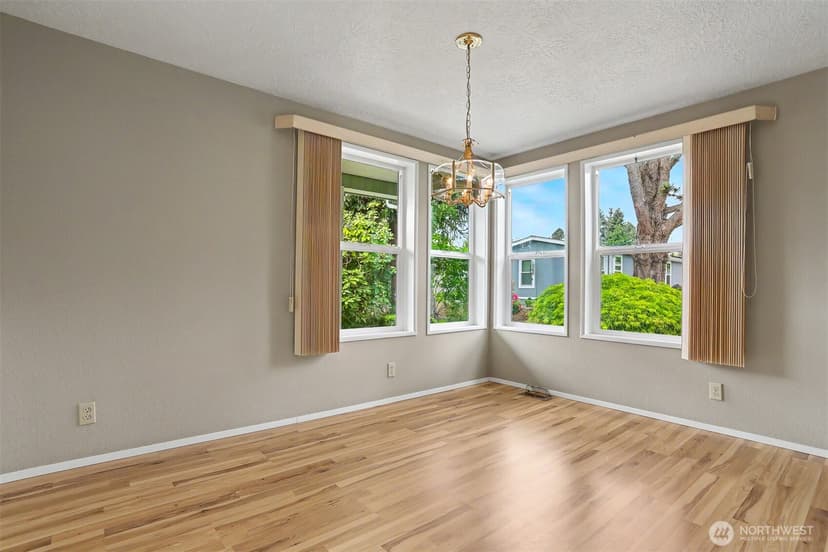 Property photo for 905 243rd Street SW, Bothell photo 16