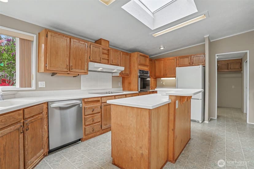 Property photo for 905 243rd Street SW, Bothell photo 4
