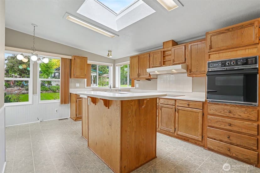 Property photo for 905 243rd Street SW, Bothell photo 5