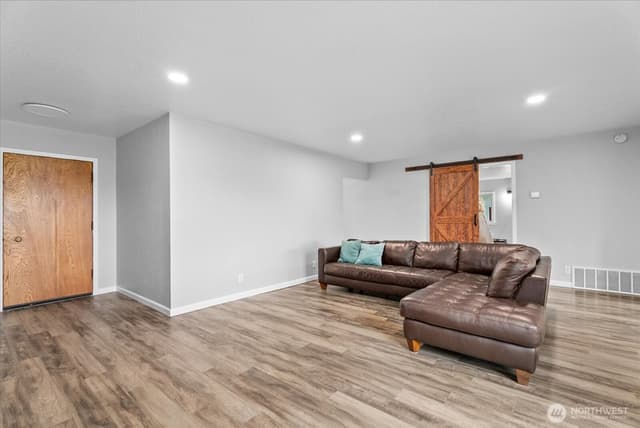Property photo for 6119 209th Street NE, Arlington photo 4
