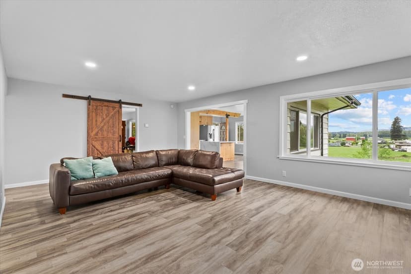 Property photo for 6119 209th Street NE, Arlington photo 5