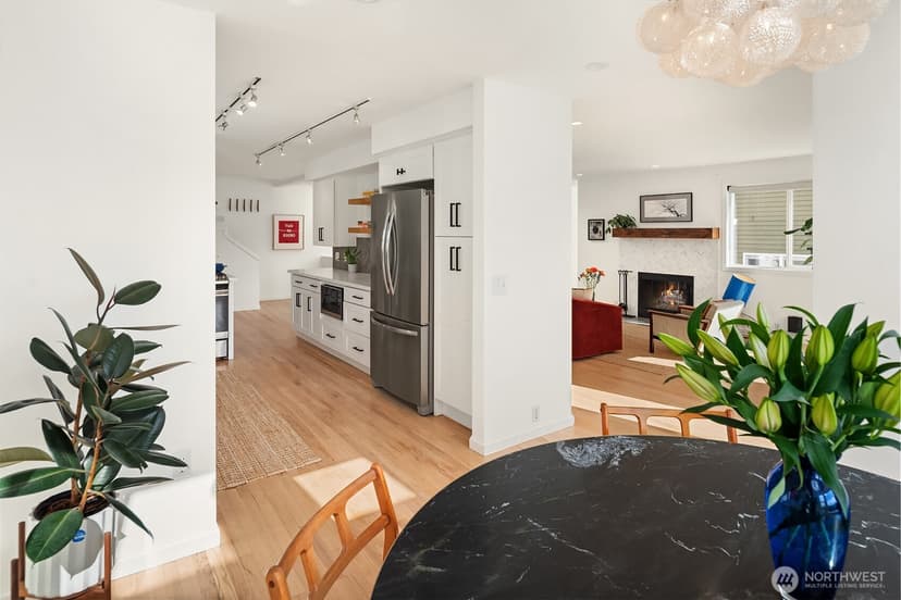 Property photo for 3309 37th Place S, Seattle photo 11