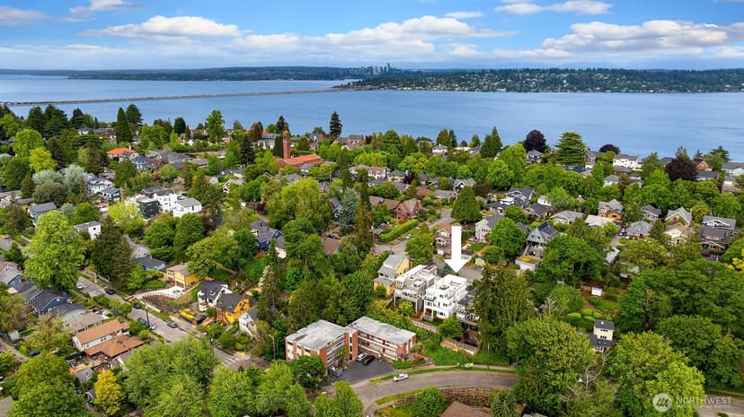 Property photo for 3309 37th Place S, Seattle photo 36