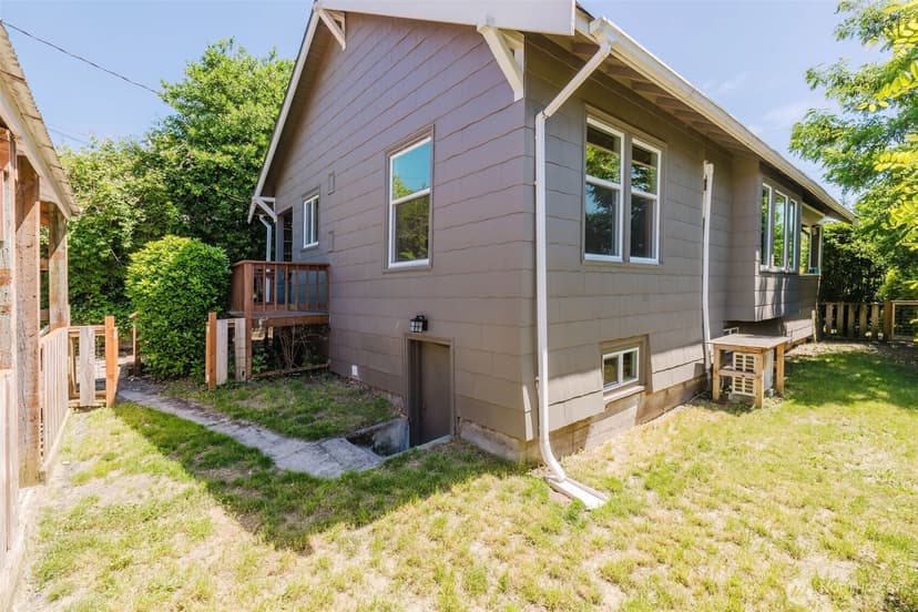 Property photo for 1922 4th Street, Bremerton photo 37