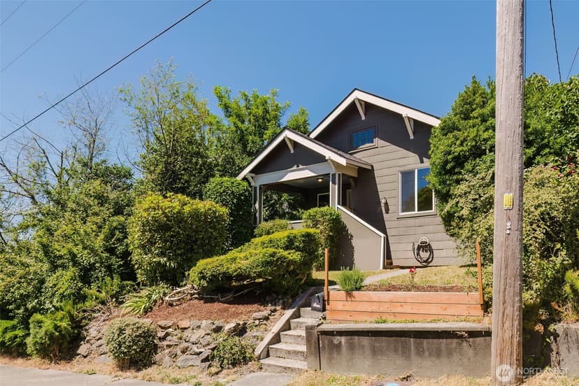 Property photo for 1922 4th Street, Bremerton photo 2
