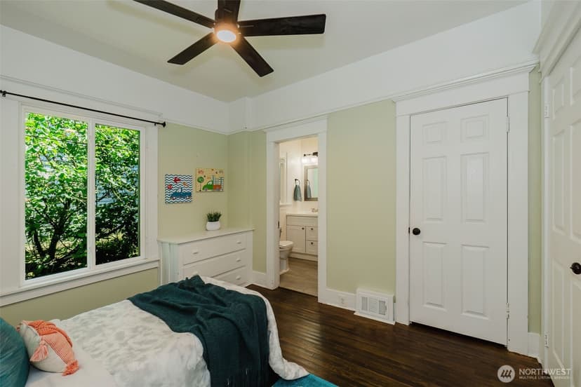 Property photo for 1922 4th Street, Bremerton photo 32